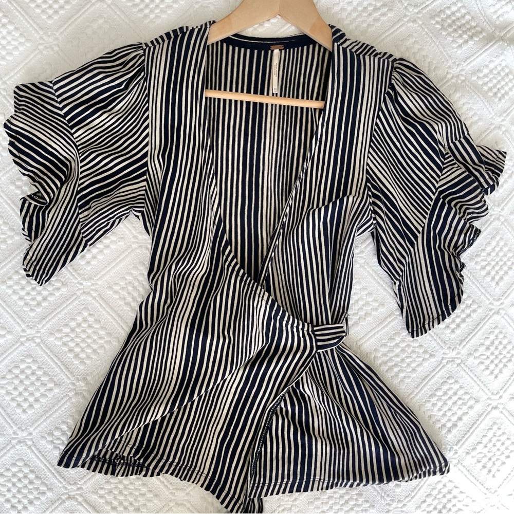 Free People Wrapped Around My Finger Wrap Blouse, Black Beige Striped , XS - Picture 5 of 10